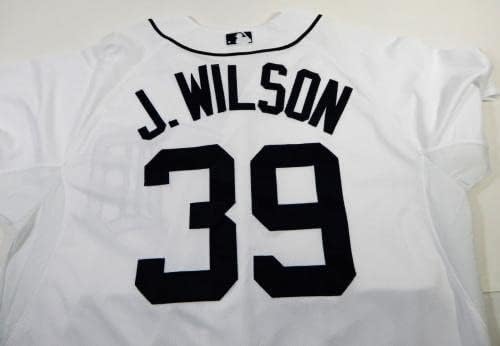 2015 Detroit Tigers Josh Wilson 39 Oyun Yayınlanan Beyaz Forma 46 DP20775 - Oyun Kullanılmış MLB Formaları